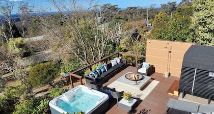Luxury Panorama Spa & Sauna Retreat with Blue Mountains Views