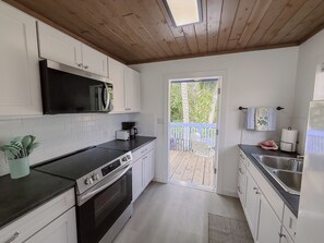 Micro-ondes, four, plaque de cuisson