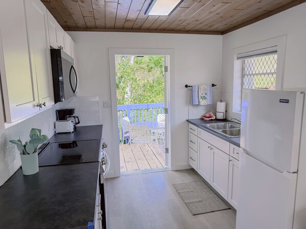 Microondas, horno y parrilla de estufa 