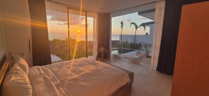 Vil·la de luxe, vistes a l'oceà | Roba de llit d'alta qualitat, minibar i decoració individual 