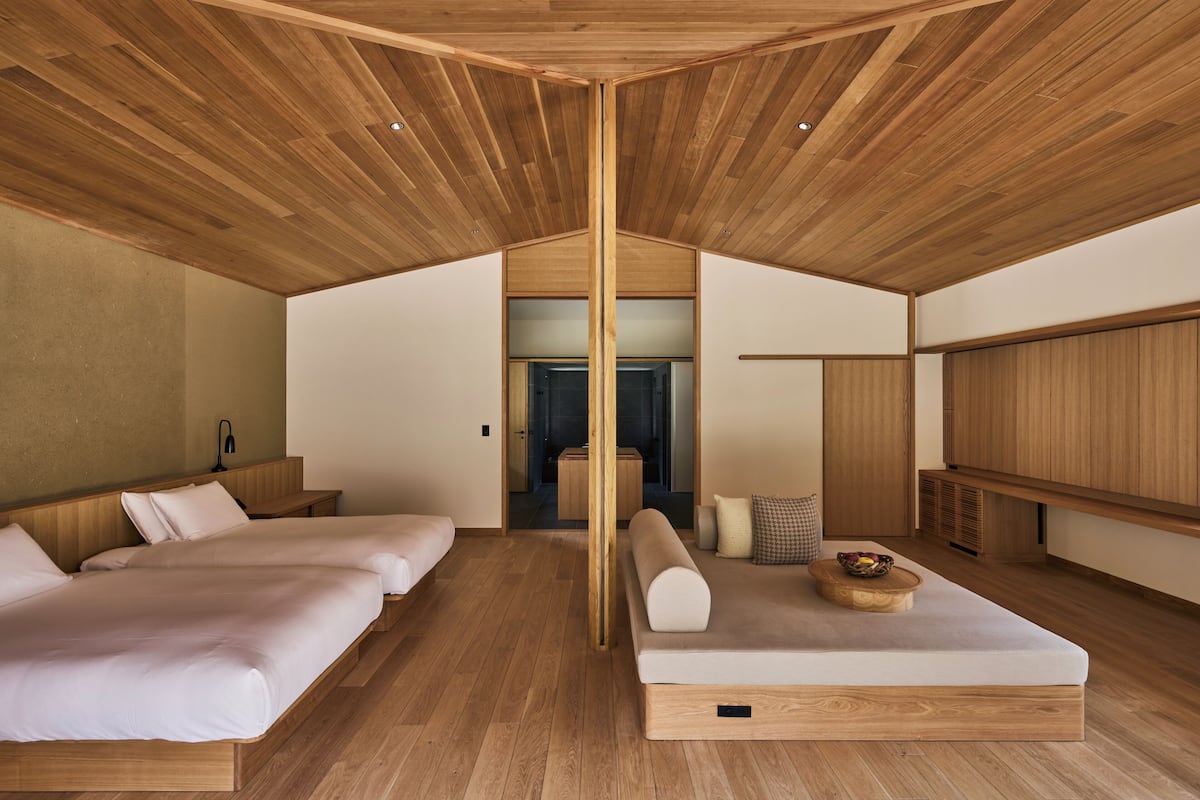 Deluxe Villa, Non Smoking | Free minibar, desk, free WiFi, bed sheets