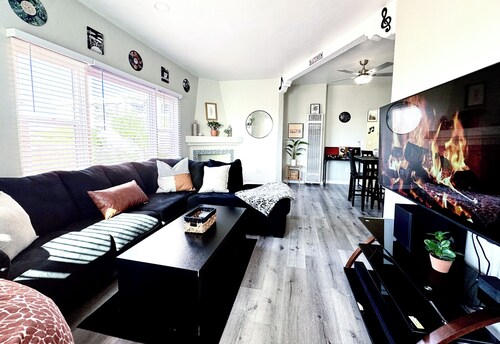 A Walkable Music-Themed Escape Near Downtown