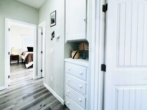 2 quartos, Wi-Fi de cortesia, roupa de cama