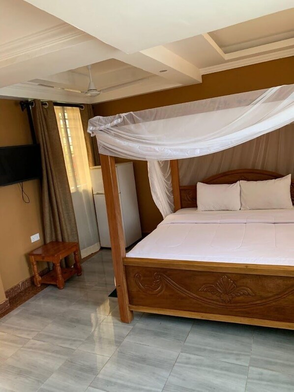 Deluxe Double Room | Free WiFi, bed sheets - Maghonyi Hotel Voi (Voi)