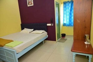 高级双人房 | 埃及棉床单、高档床上用品、免费 WiFi