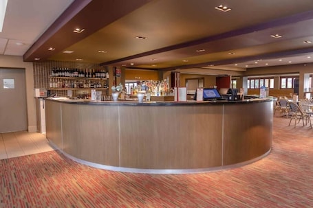 Se sirven cenas y happy hour. Tahmoor Inn