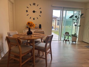 Dining - Cozy Home Away from home (Port St. Lucie)