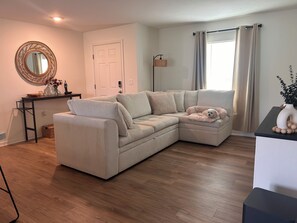 TV - Cozy Home Away from home (Port St. Lucie)