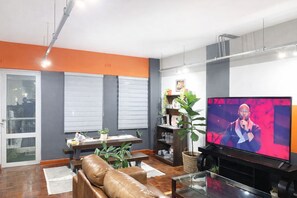 Interior - Ambient studio with huge TV and Pool (Johannesburg)