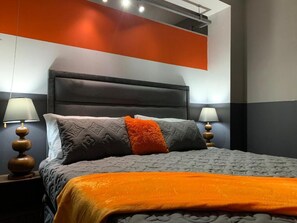 Room - Ambient studio with huge TV and Pool (Johannesburg)