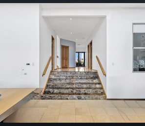 Entry - Sea Breeze Waterfront Retreat – 6 Bedrooms, 5 Bathrooms & Private Pontoon (Wallaroo)