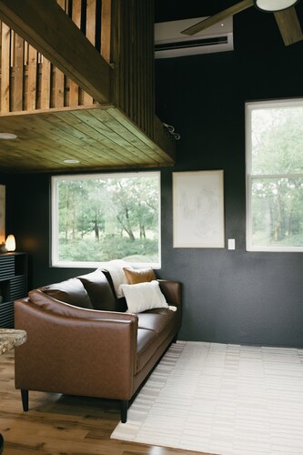 Cozy 1-bedroom cabin in Langley Arkansas, 4 miles to the beautiful Albert Pike!