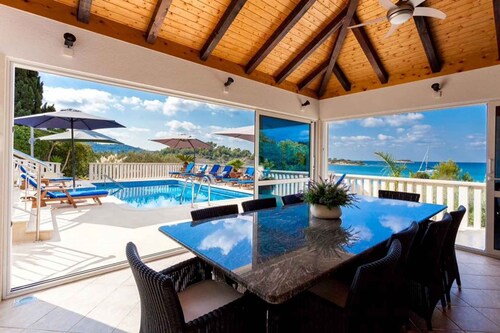 Villa with pool and terrace