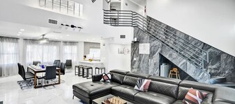 Ultra-Luxury 5BR Villa Heated Pool Game Room near Beach