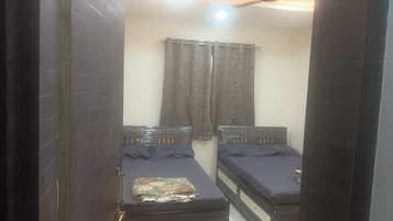 Kamar Keluarga | Tempat tidur lipat/tambahan dan seprai linen