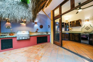 Private kitchen - Villa Paraiso 2 BR / 1 BA- Heated Saltwater Pool (Sayulita)