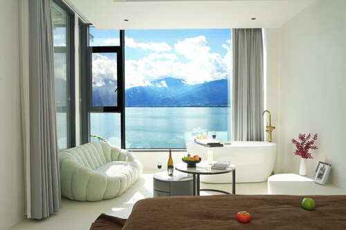 Guiyue Mountain Seaview Hotel