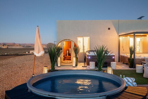 The Powell Haven 4BR-4BA/HotTub/Sauna/FirePit/PlungePool/Golf/Gym/GameRoom