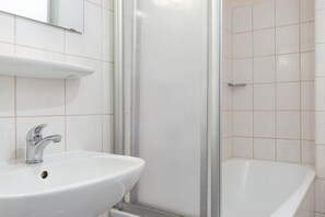 Bathroom - Ferienwohnungen im Seepark Sellin (Sellin)