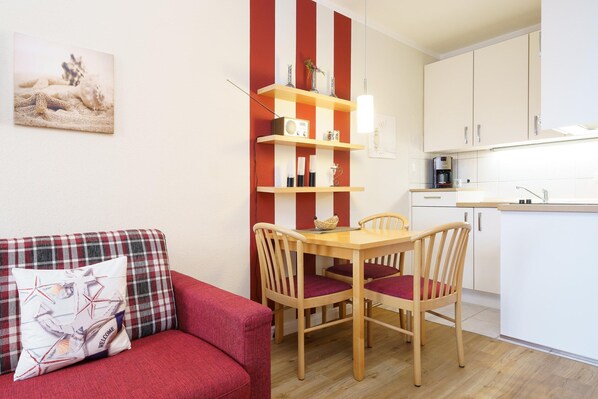 Comfort Apartment, 2 Bedrooms | Tempat makan