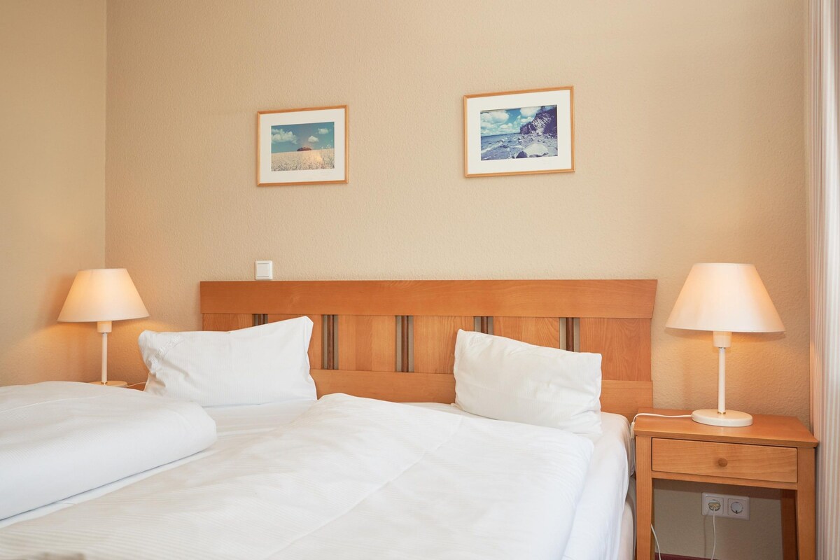 Comfort-Apartment, 2 Schlafzimmer | 3 Schlafzimmer, individuell eingerichtet, Bettwäsche