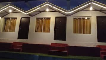 Standard Quadruple Room, Mountain View | Exterior