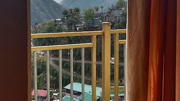 Standard Quadruple Room, Mountain View | Mountain view