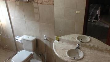 Double Room | Bathroom