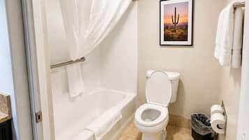 Standard Room, 2 Queen Beds, Pool View | Bathroom | Hair dryer, towels, soap, shampoo