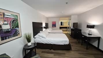 Escriptori, espai de treball apte per a portàtils i cortines opaques