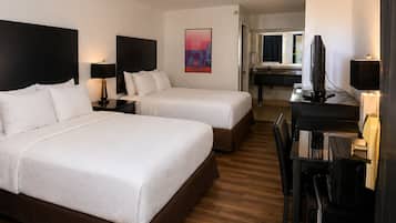 Standard Room, 2 Queen Beds, Pool View