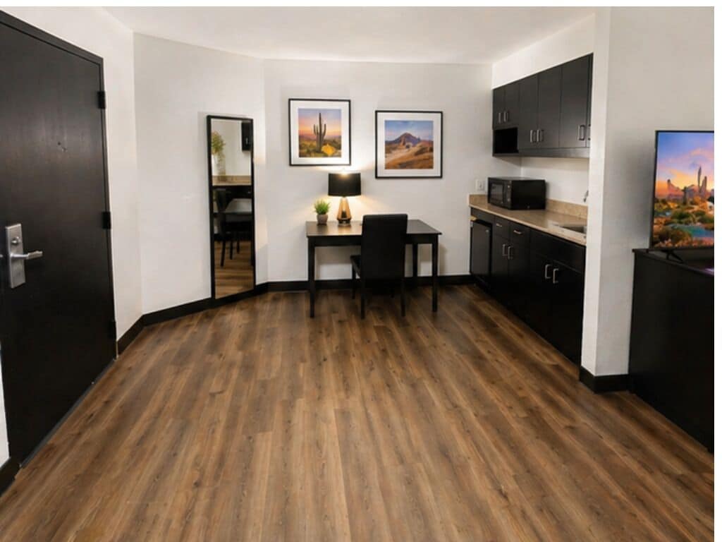 Suite estudio Premium, 2 camas Queen size | Escritorio, espacio para trabajar con laptop y cortinas blackout 