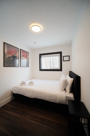 Internet, bed sheets