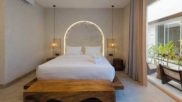 Premium bedding, down duvets, minibar, in-room safe