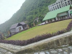 Property grounds - Aesquire Hotel (Nainital)