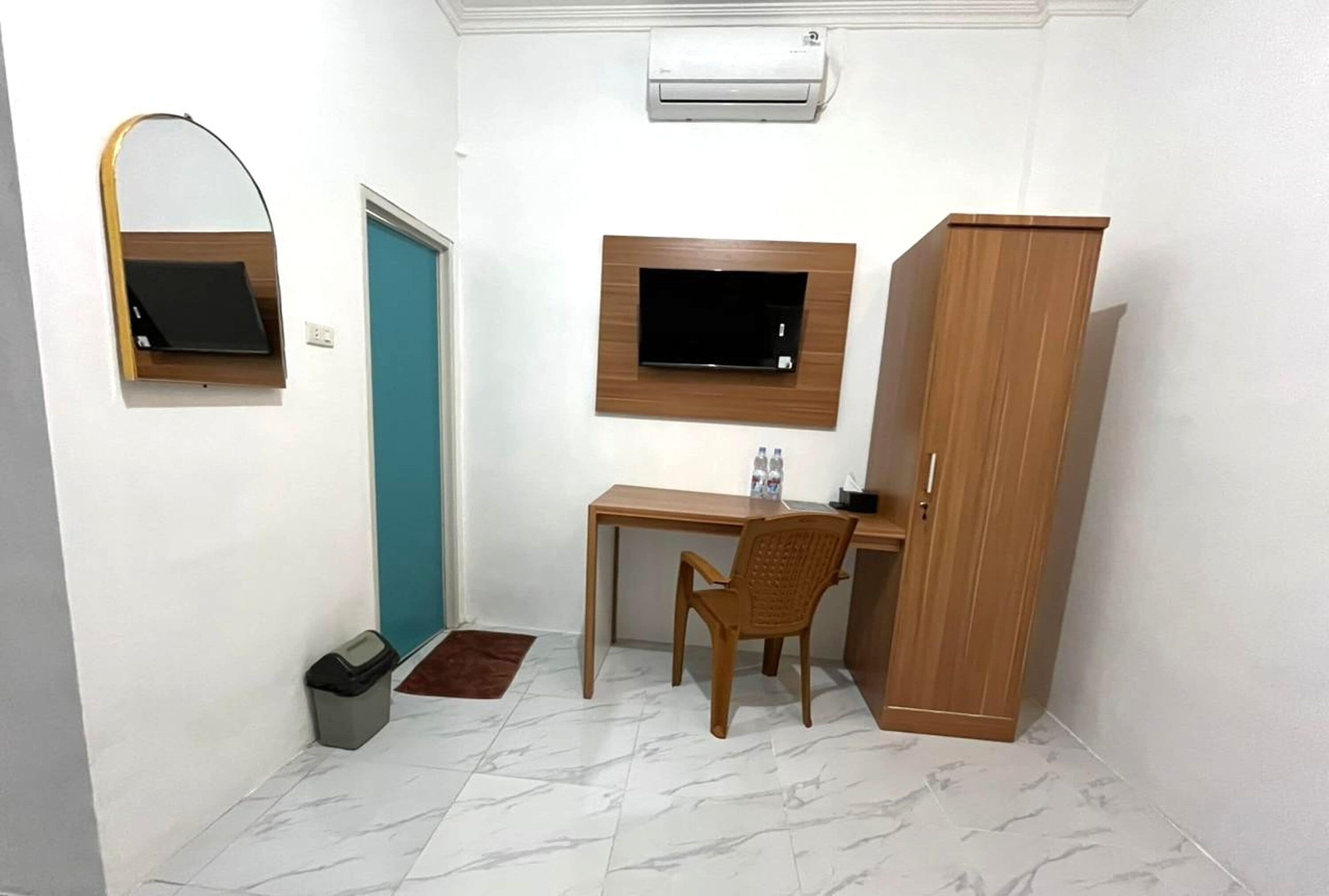 Deluxe Double Room | Desk, free WiFi, bed sheets