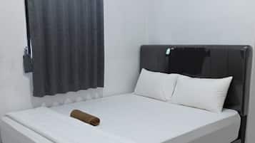 Escritorio, wifi gratis y ropa de cama