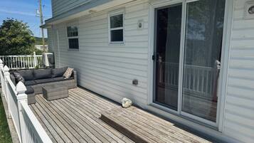 House, 1 Bedroom, Balcony | Terrace/patio