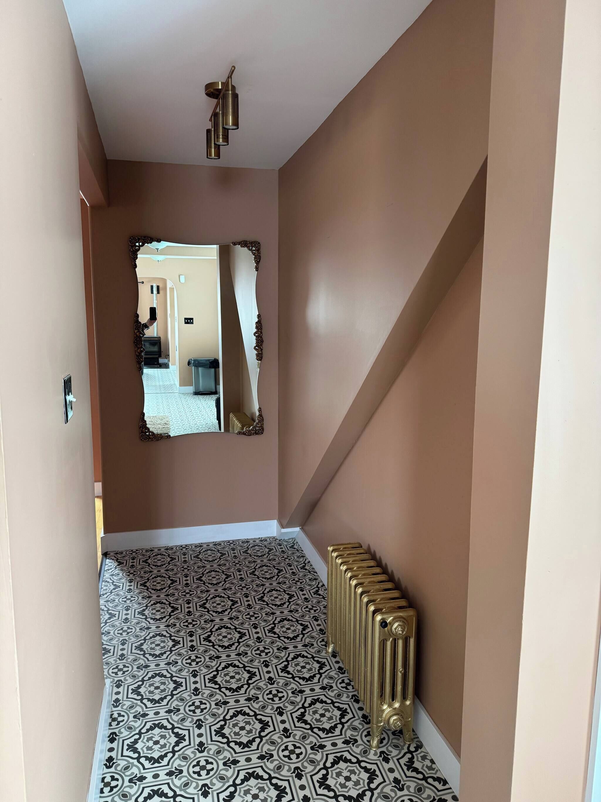 المنشأة من الداخل