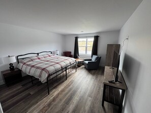 Room, 1 Bedroom | 1 bedroom - Room-red Farm Inn - Room 8 (Howie Centre)
