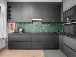 Fridge, microwave, oven, dishwasher - Renovated apartment for family (Blankenberge)