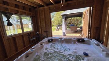 House, 3 Bedrooms, Balcony | Interior