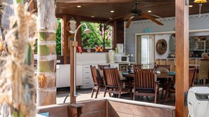 Outdoor dining - Silverleaves Sensation At The Beach (Silverleaves)