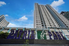 Exterior - OYO 95111 Patria Park View (Jakarta)