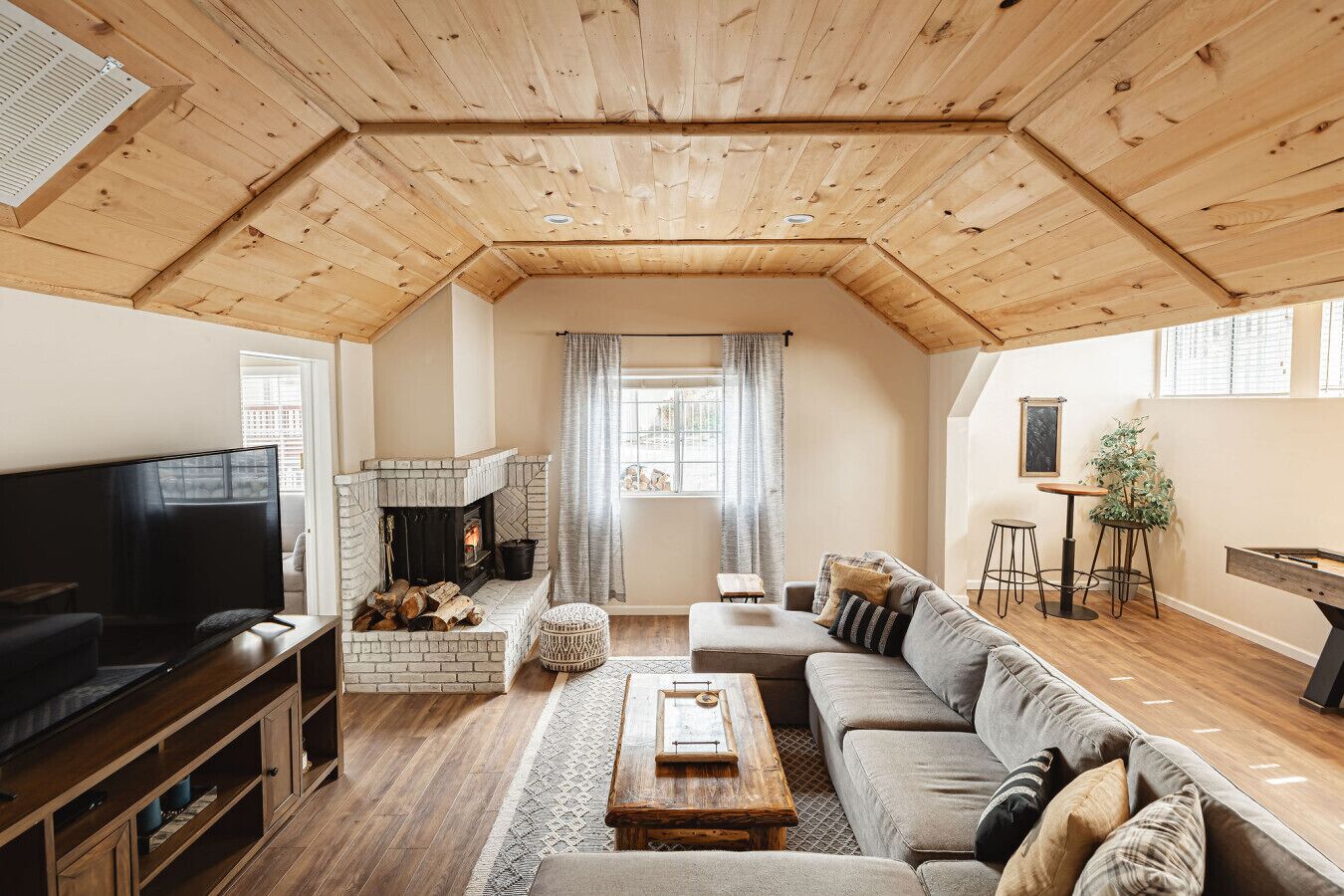 TV, fireplace, video games, DVD player