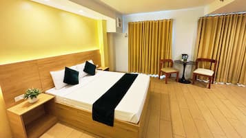 Deluxe Room | Desk, free WiFi, bed sheets
