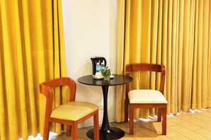 Dining - Foura Suites Makati (Makati City)