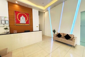 Reception - Foura Suites Makati (Makati)