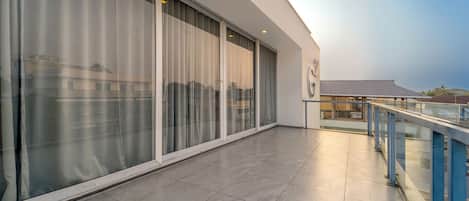 Deluxe Double Room | Property grounds