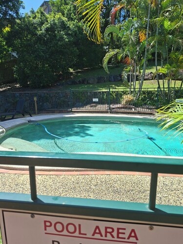 3 bedrooms,3 bathrooms townhouse with.swiming pool,courtyard. Good outlook